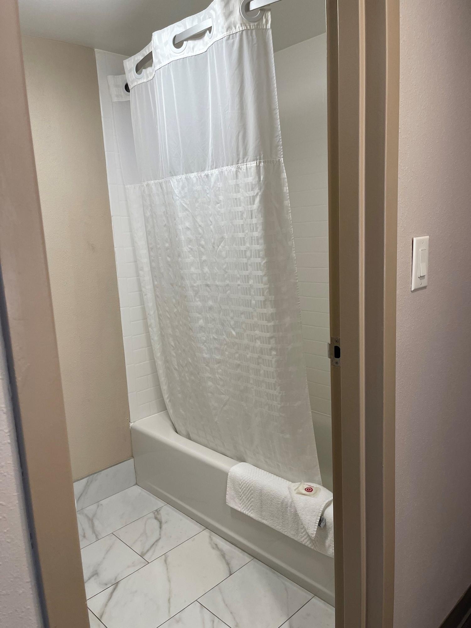 Days Inn By Wyndham Horsham Philadelphia Экстерьер фото