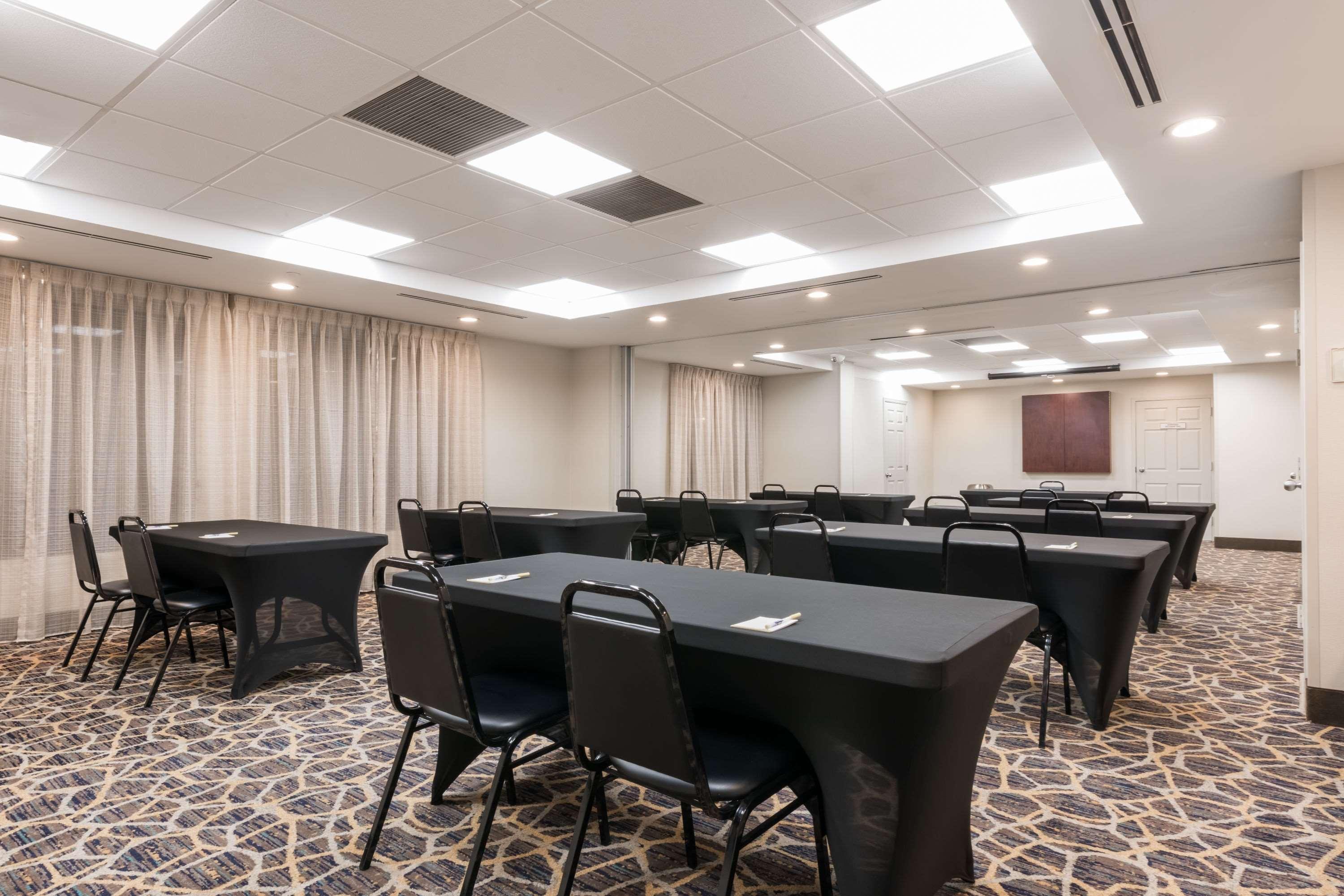 Days Inn By Wyndham Horsham Philadelphia Экстерьер фото