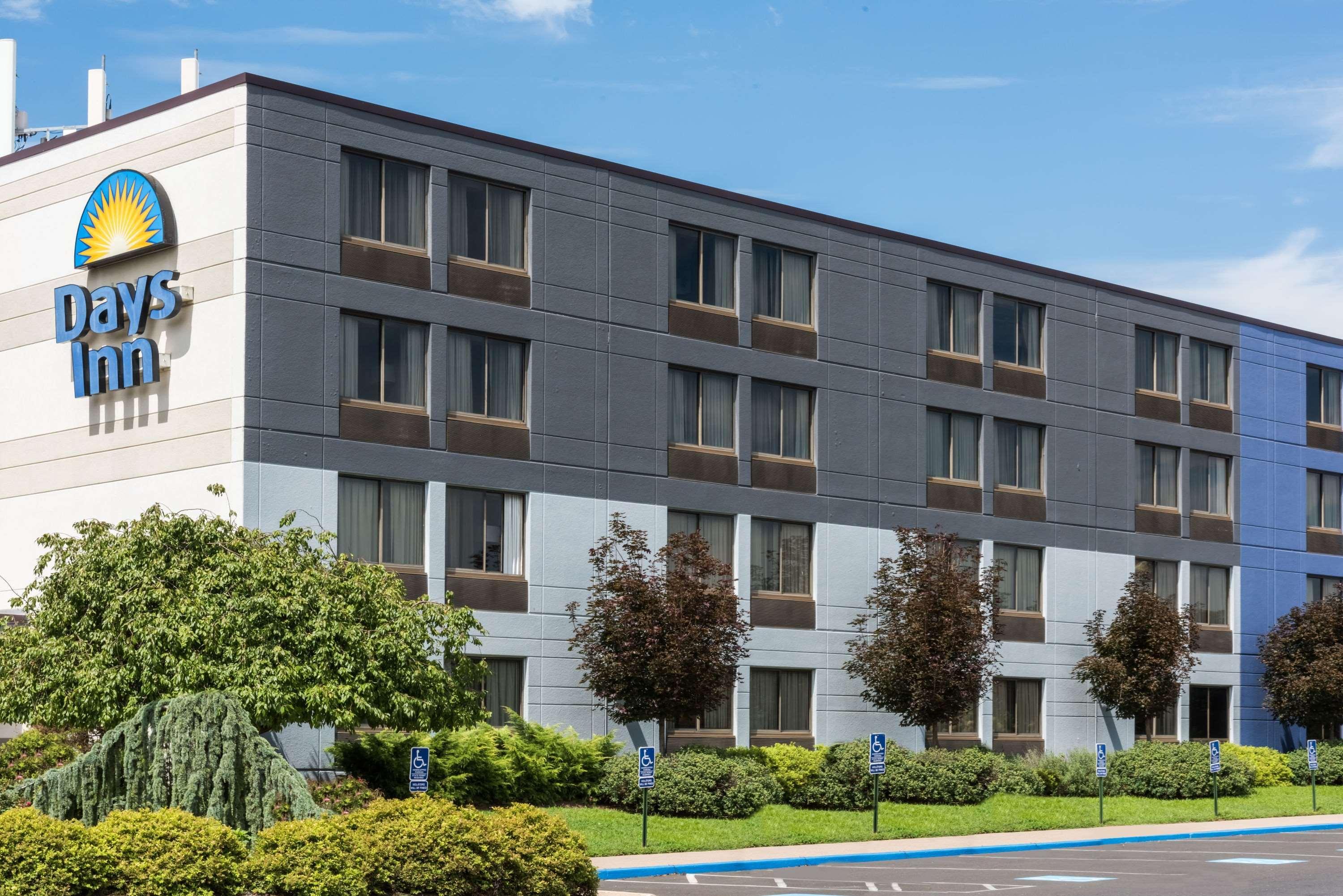 Days Inn By Wyndham Horsham Philadelphia Экстерьер фото