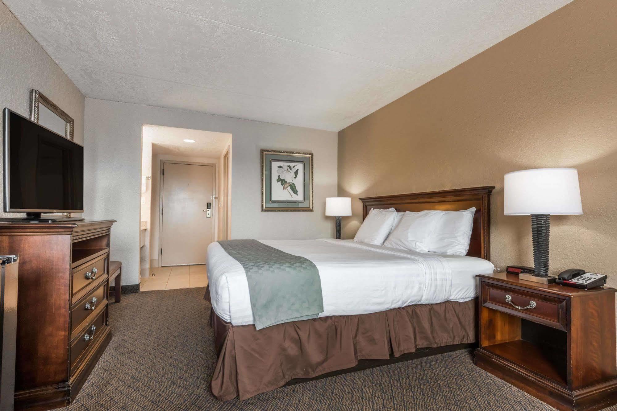 Days Inn By Wyndham Horsham Philadelphia Экстерьер фото