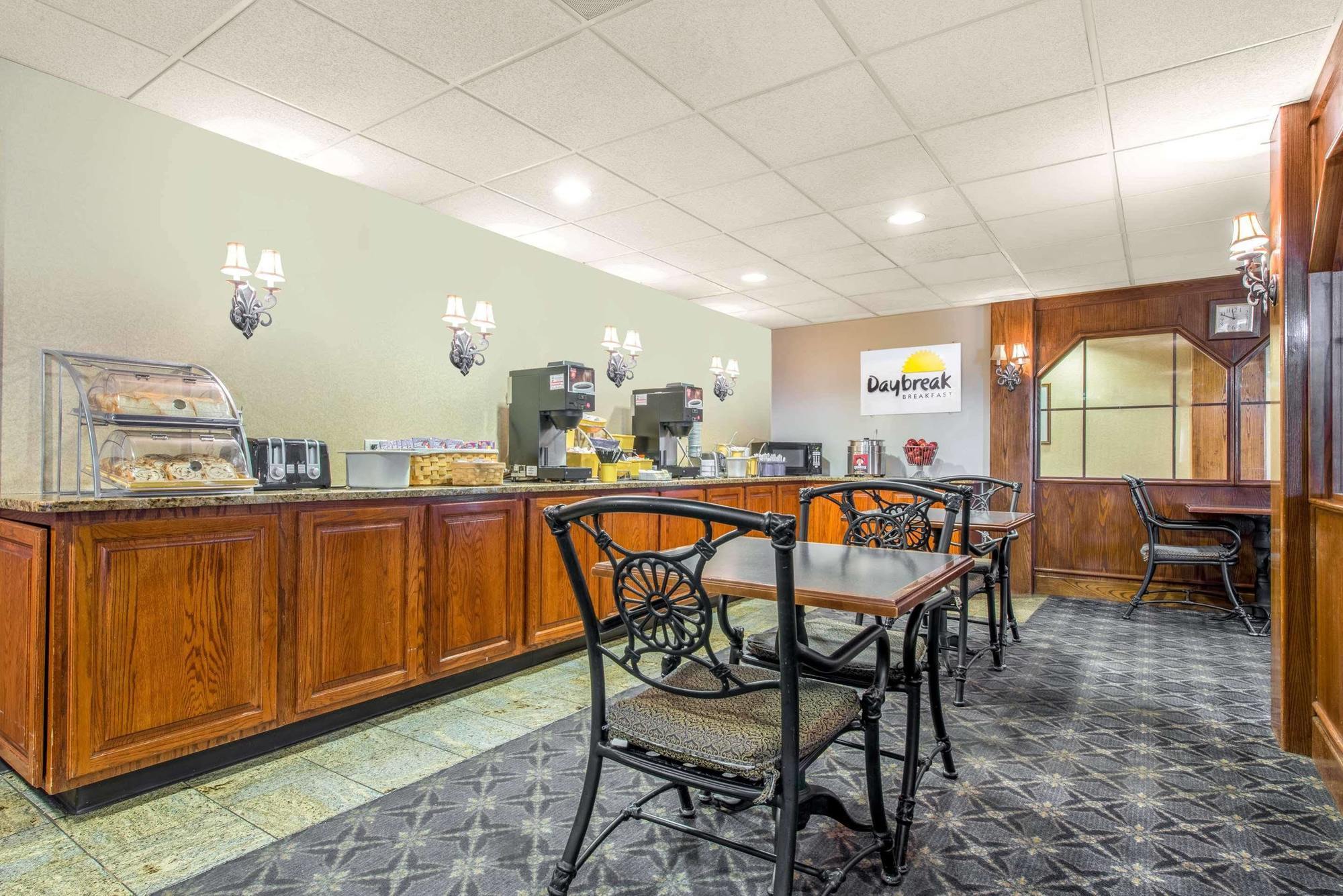 Days Inn By Wyndham Horsham Philadelphia Экстерьер фото